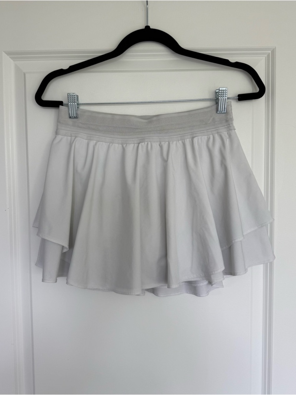 Lululemon Court Rival High Rise Skirt in White size 8 - Picture 4 of 10